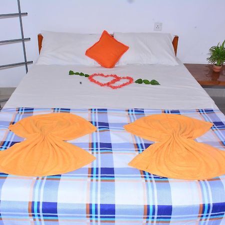 Pleasant Park Holiday Inn Trikunamalaja Zewnętrze zdjęcie