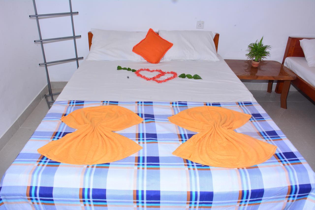 Pleasant Park Holiday Inn Trikunamalaja Zewnętrze zdjęcie